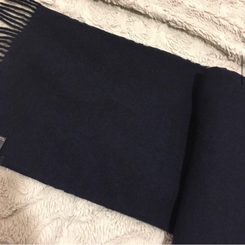 Burberry Scarf. Rare. Silk. - Picture 7 of 13